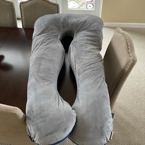 Queen Rose Maternity Pillow